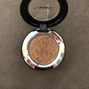 MAC Shiny Pretty Shadow